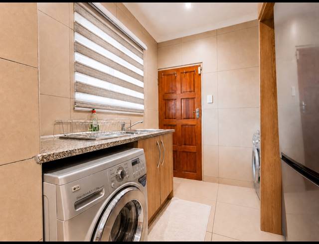 4 BEDROOM HOUSE FOR SALE IN THREE RIVERS EAST